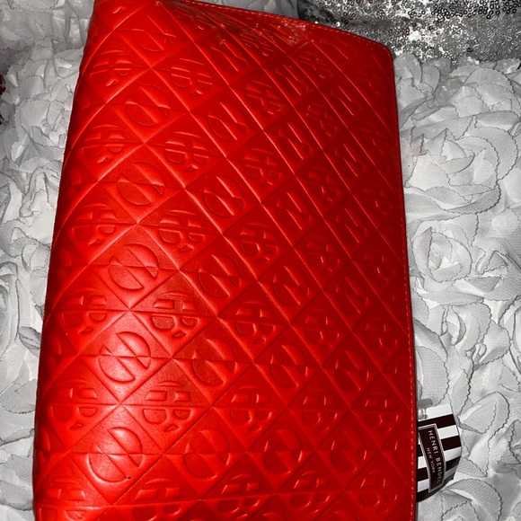 Henri bendel clutch - Picture 7 of 11